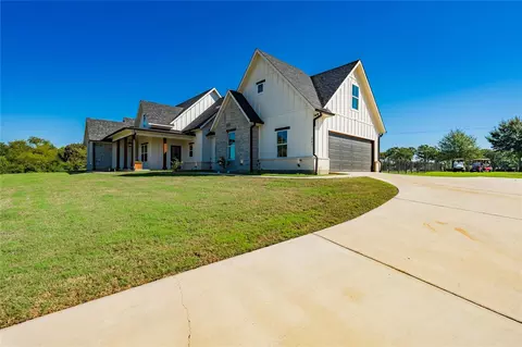 Exterior - 203 Splitrail Dr, Kemp, TX 75143 photo 5 of 7