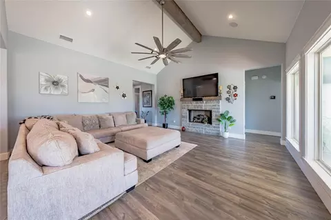 Living - 203 Splitrail Dr, Kemp, TX 75143 photo 2 of 2