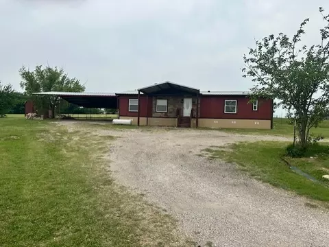 9201 1st St, Joshua, TX 76058