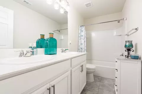 Bath - 1728 Ackerly Dr, Forney, TX 75126 photo 2 of 2