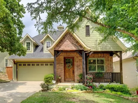 409 Dallas St, Argyle, TX 76226