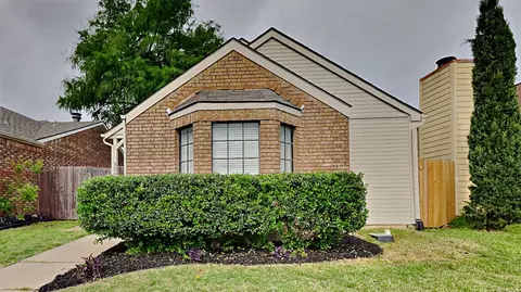 329 Teakwood Ln, Lewisville, TX 75067