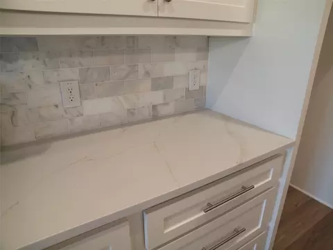 725 Raylan St, Springtown, TX 76082 photo 16
