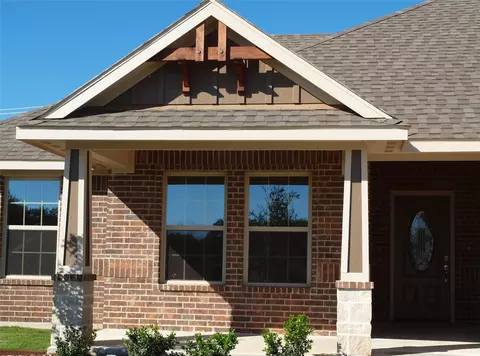 725 Raylan St, Springtown, TX 76082 photo 5