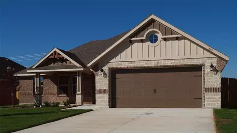 725 Raylan St, Springtown, TX 76082