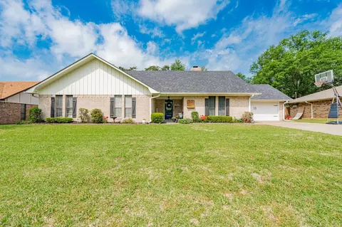 232 W Oaks Cir, Sulphur Springs, TX 75482