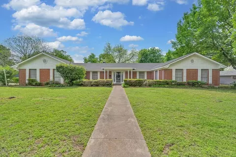 401 NW 3rd St, Hubbard, TX 76648
