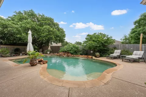 206 Ranchgate Trl, Mcgregor, TX 76657 photo 3