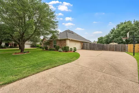 206 Ranchgate Trl, Mcgregor, TX 76657 photo 2