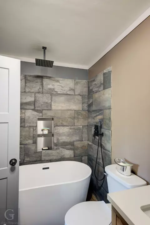 Bath - 209 Chanler Rd, Minden, LA 71055 photo 3 of 3