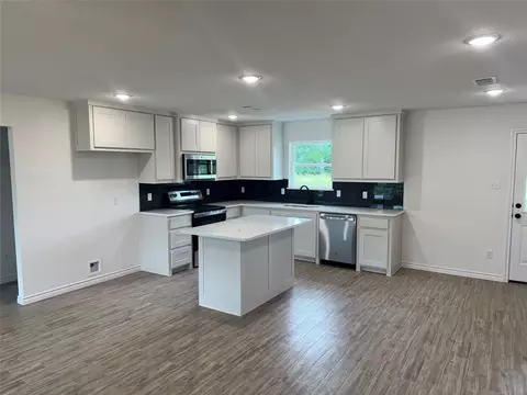 2022 Corriente Ct, Springtown, TX 76082 photo 2