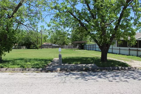 409 Colorado Ave, Graham, TX 76450
