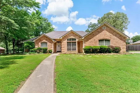 296 Oak Hill Dr, Powderly, TX 75473