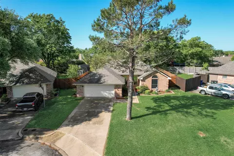 204 Tanglewood Ln, Waxahachie, TX 75165
