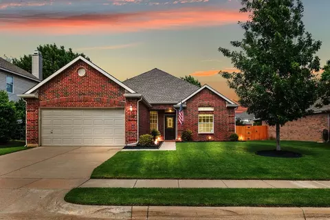 16148 Cowboy Trl, Justin, TX 76247