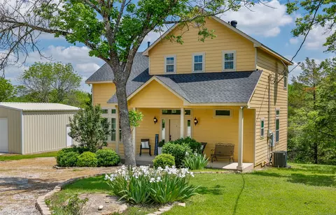 365 Southside Dr, Gainesville, TX 76240