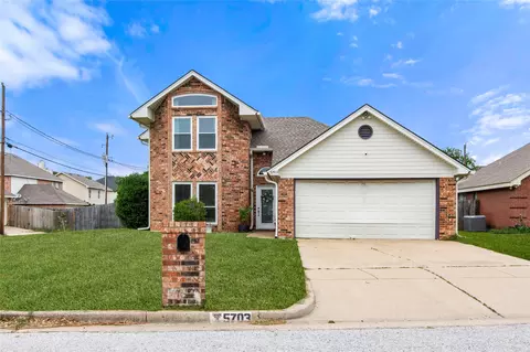5703 Homestead Rd, Arlington, TX 76017