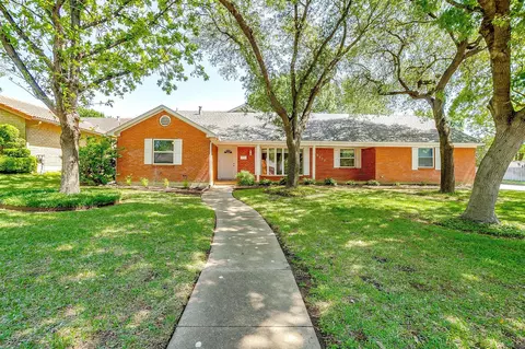 6237 Whitman Ave, Fort Worth, TX 76133