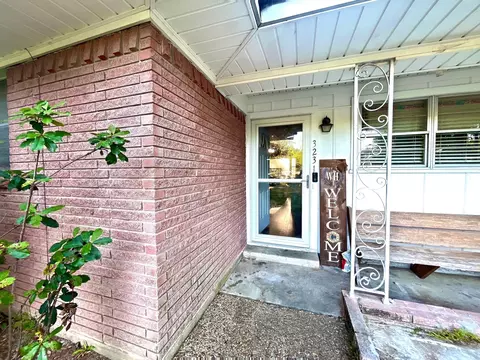 3231 Dearborn St, Shreveport, LA 71107
