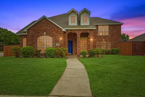 8210 Freeman Dr, Rowlett, TX 75089