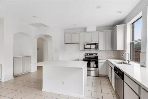 8210 Freeman Dr, Rowlett, TX 75089 photo 7
