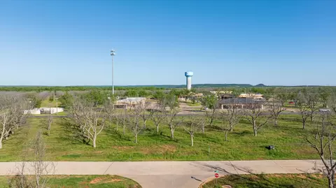 1112 Tremont Ln, Granbury, TX 76049