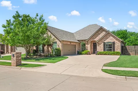 3901 Gentle Breeze Ct, Arlington, TX 76017