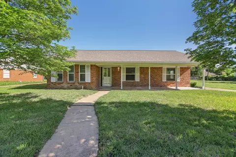 410 Melorine Dr, Grand Prairie, TX 75051