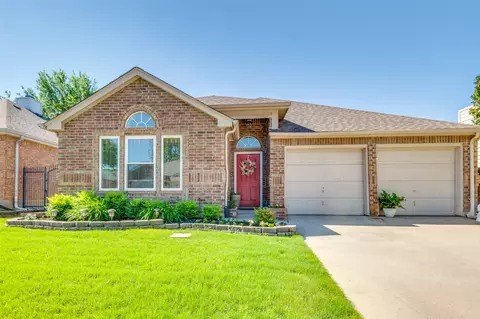 1912 Pine Ridge Dr, Bedford, TX 76021