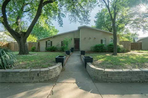 4044 Random Cir, Garland, TX 75043