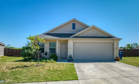 2804 Petal Ln, Ennis, TX 75119