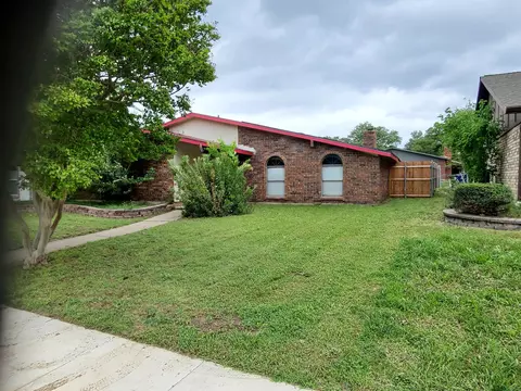 5220 Pruitt Dr, The Colony, TX 75056