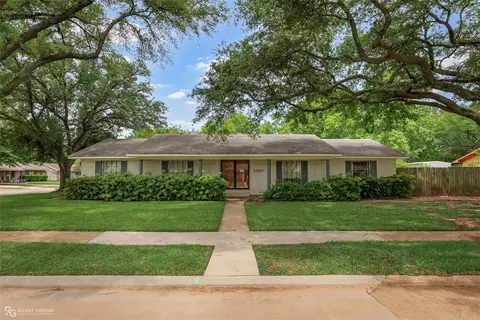 2007 Venus Dr, Bossier City, LA 71112