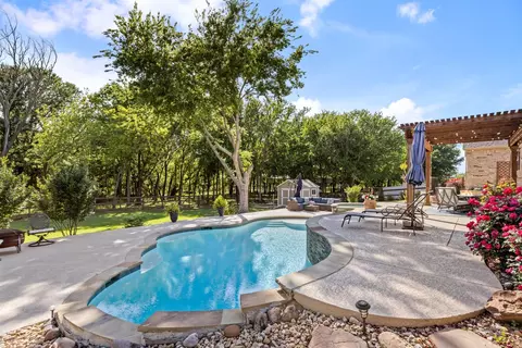 8000 Oak Creek Ln, Denton, TX 76208