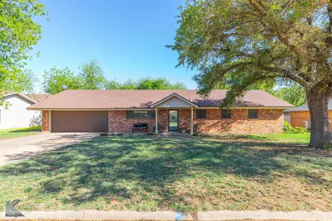 920 SW 1st St, Hamlin, TX 79520
