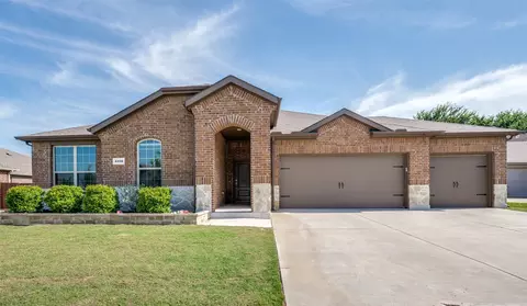2316 Harvest Hill Dr, Denton, TX 76208