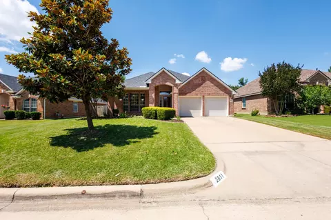 2611 Logan Dr, Mansfield, TX 76063