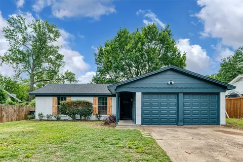7412 Van Natta Ln, Fort Worth, TX 76112