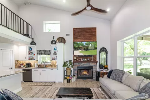 7387 Fm 2451, Scurry, TX 75158