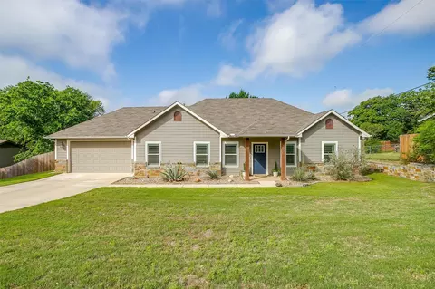 464 Wildwood Ln, Burleson, TX 76028