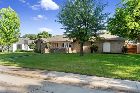3644 Courtdale Dr, Farmers Branch, TX 75234