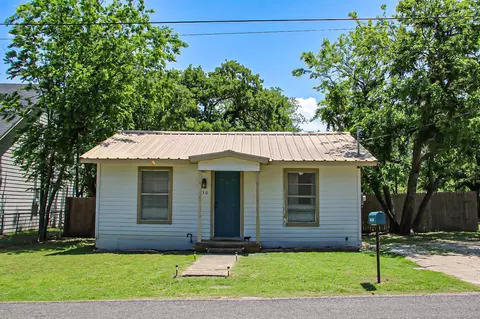 750 W Oak St, Stephenville, TX 76401