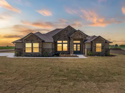 945 Galaxy Rd, Woodway, TX 76712
