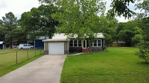 9407 Ash Ln, Quinlan, TX 75474