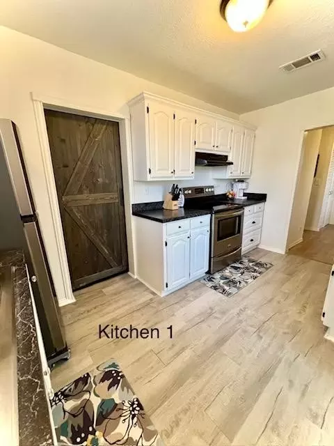 Kitchen - 213 E Boyd Ave, Boyd, TX 76023 photo 2 of 3