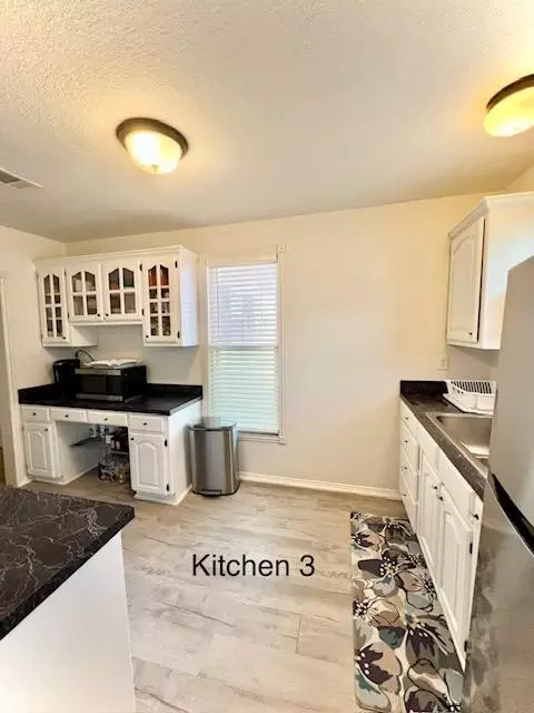 Kitchen - 213 E Boyd Ave, Boyd, TX 76023 photo 1 of 3