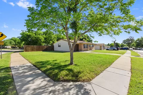 2637 Cartwright St, Irving, TX 75062