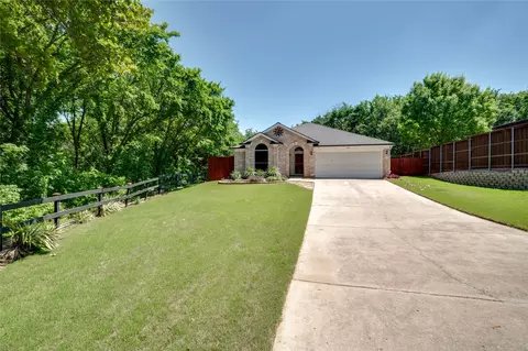 302 Georgian Oak Ct, Lake Dallas, TX 75065