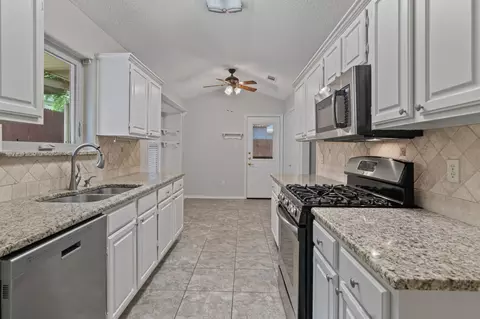 1474 Hampton Rd, Grapevine, TX 76051 photo 12