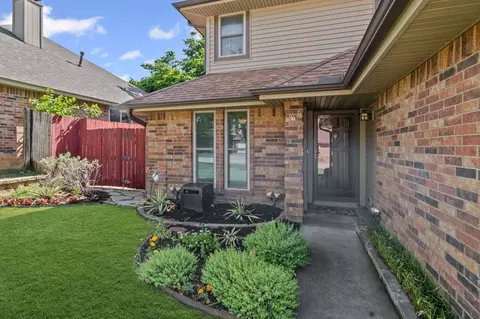 1474 Hampton Rd, Grapevine, TX 76051 photo 4